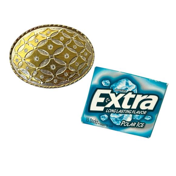 VNTG Western Belt Buckle Two Tone Silver Gold Oval Shaped Engraved Cowboy USA - Picture 2 of 8